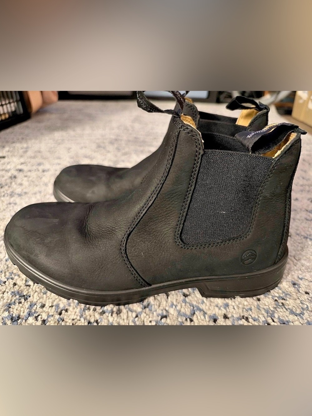 WindRiver Black Leather Chelsea Boots US 11